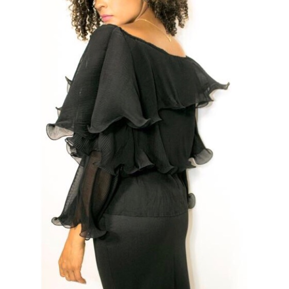 👠 N by Nancy Ruffled Top